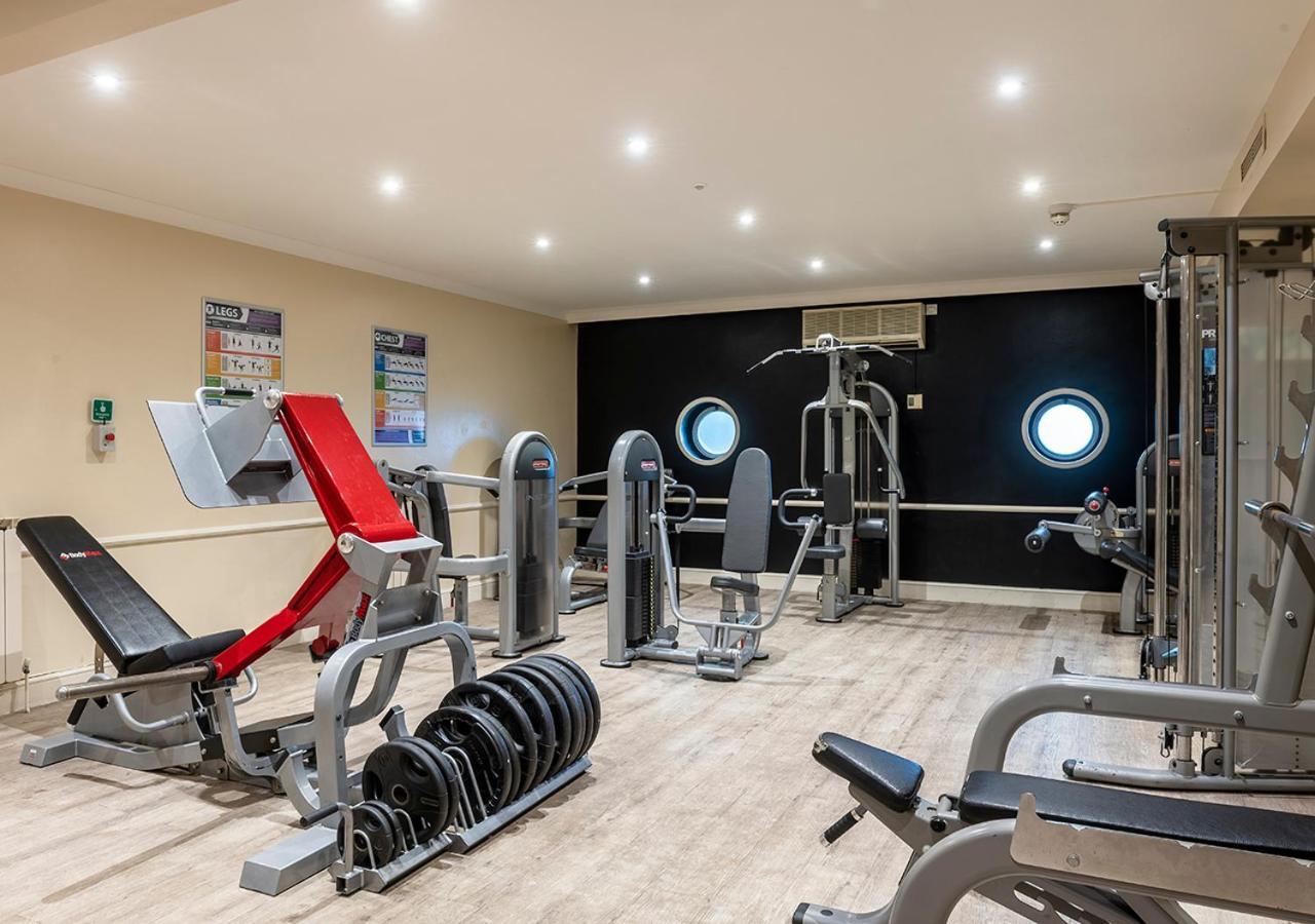 Hogs Back Hotel & Spa Nr Farnham Фарнъм Екстериор снимка