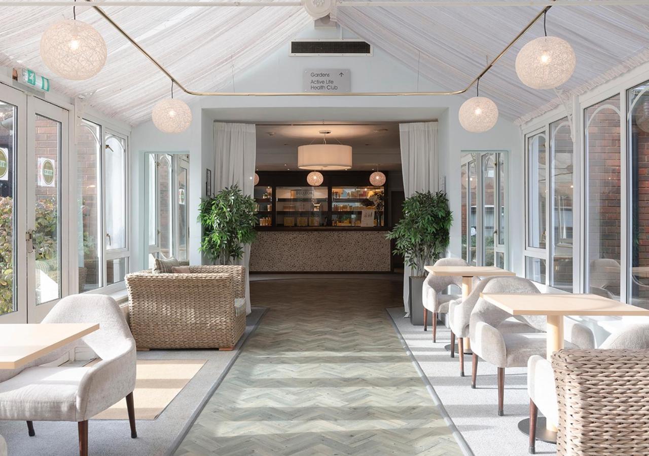 Hogs Back Hotel & Spa Nr Farnham Фарнъм Екстериор снимка