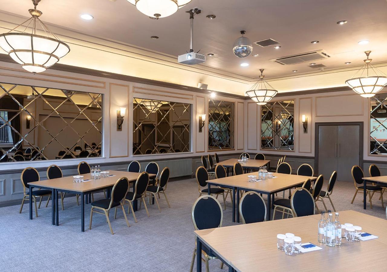 Hogs Back Hotel & Spa Nr Farnham Фарнъм Екстериор снимка