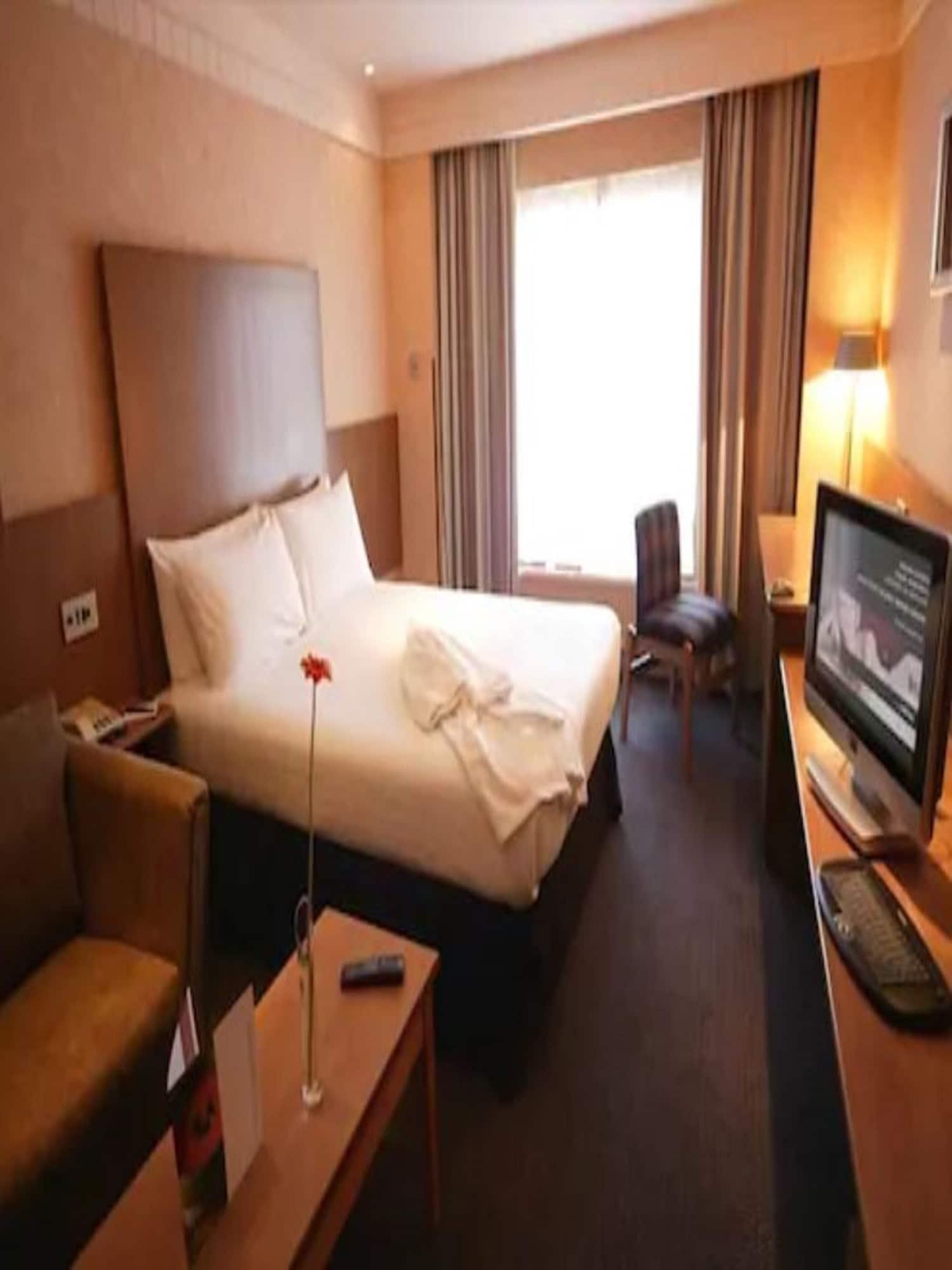 Hogs Back Hotel & Spa Nr Farnham Фарнъм Екстериор снимка