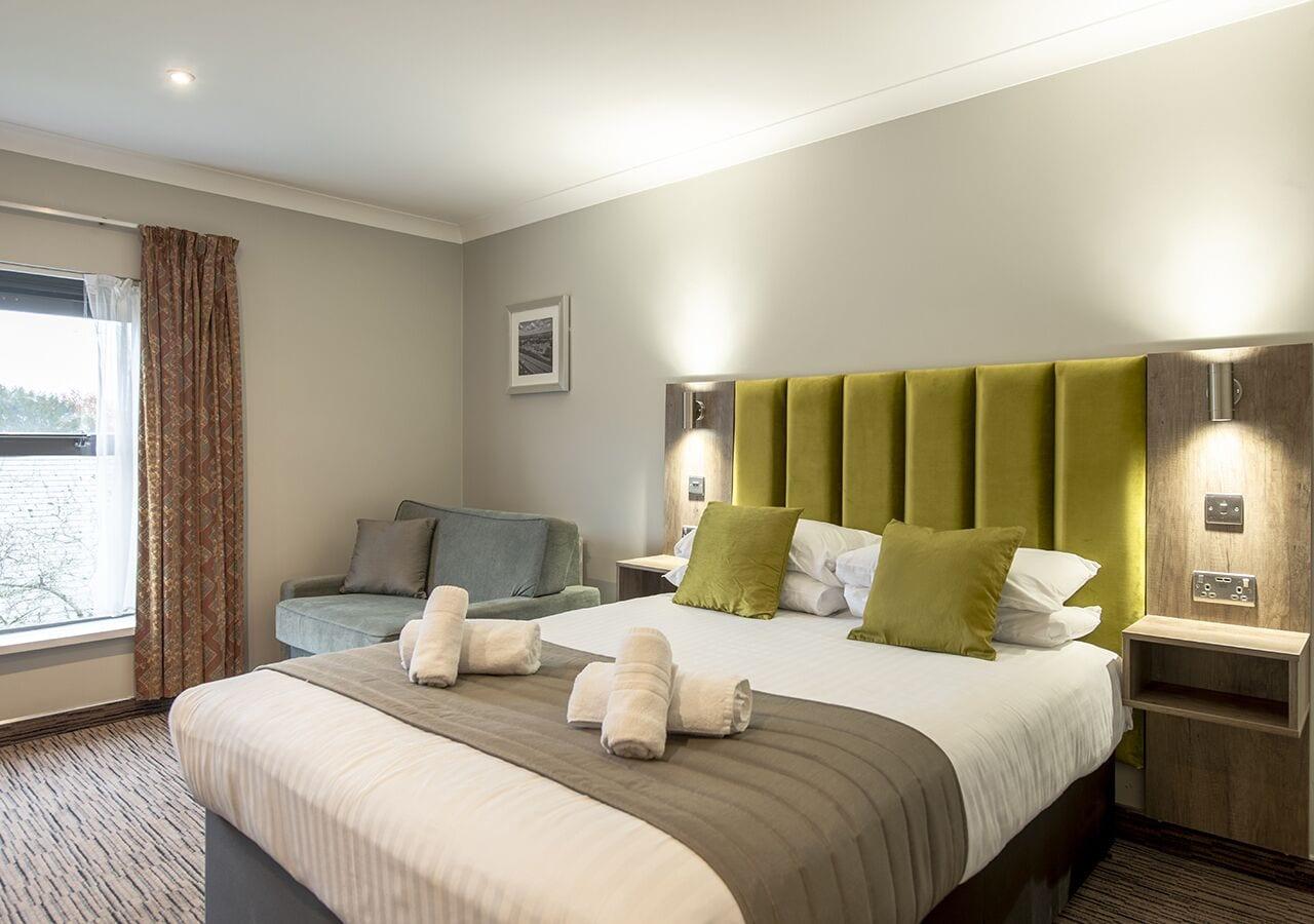 Hogs Back Hotel & Spa Nr Farnham Фарнъм Екстериор снимка
